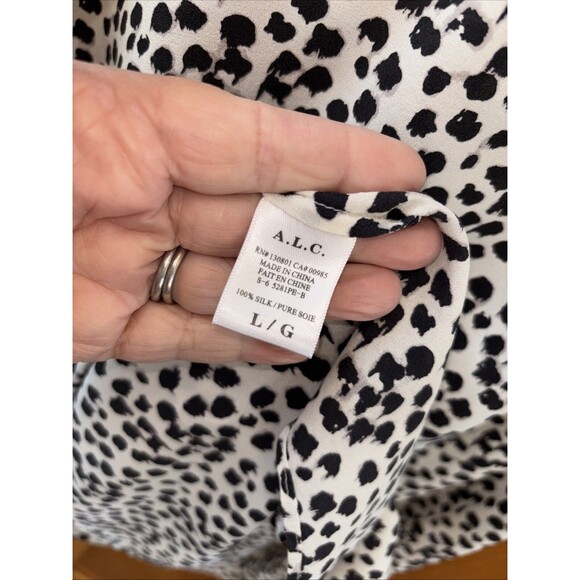 A.L.C. Silk Blouse Women L Ivory Black Tan Open Back Abstract Animal Print Snap - Picture 5 of 10